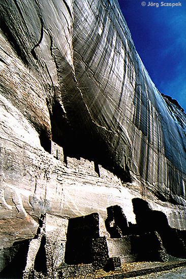 Canyon de Chelly, Blick vom Canyongrund hinauf zur White House Ruin