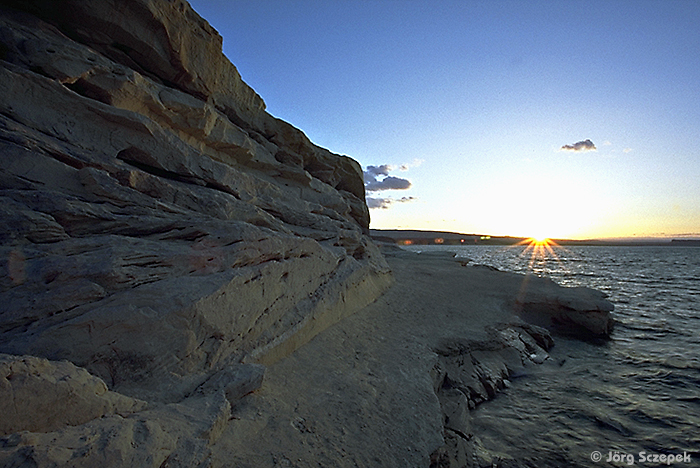 Page, Blick in den Sonnenuntergang über der Wahweap Bay