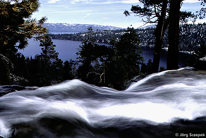 Blick übert die Eagle Falls auf den Lake Tahoe