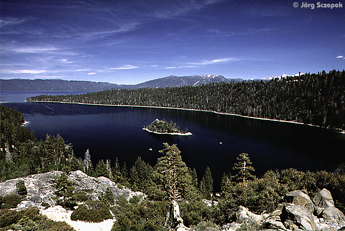 Blick auf die Emerald Bay und Fanette Island im Lake Tahoe