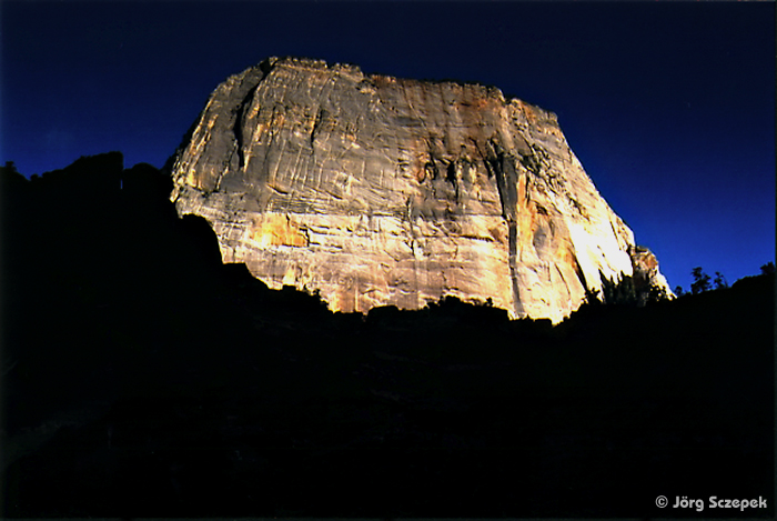 Zion NP, Der beeindruckende Great White Throne im letzten Licht