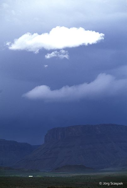 Canyonlands NP, Butte und Wolke