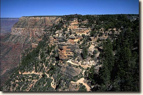 Blick vom Aussichtspunkt Trailview II auf den Bright Angel Trail am Südrand des Grand Canyon Grand Canyon NP: Bright Angel Trail