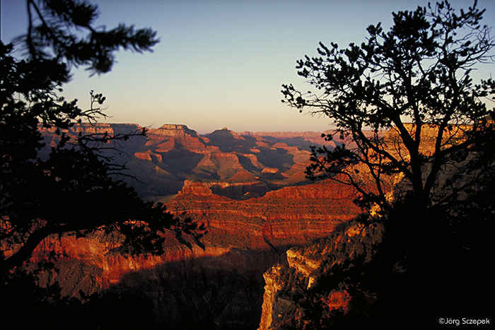 Sonnenuntergang ueber dem Grand Canyon