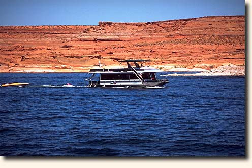 Page, Lake Powell: Wasser hat doch Balken