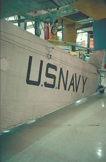 Detail eines historischen Flugzeugs im Museum of Naval Aviation in Pensacola