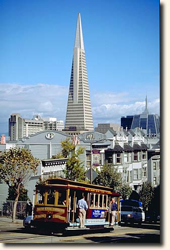 Foto eines Cable Cars auf der California Street